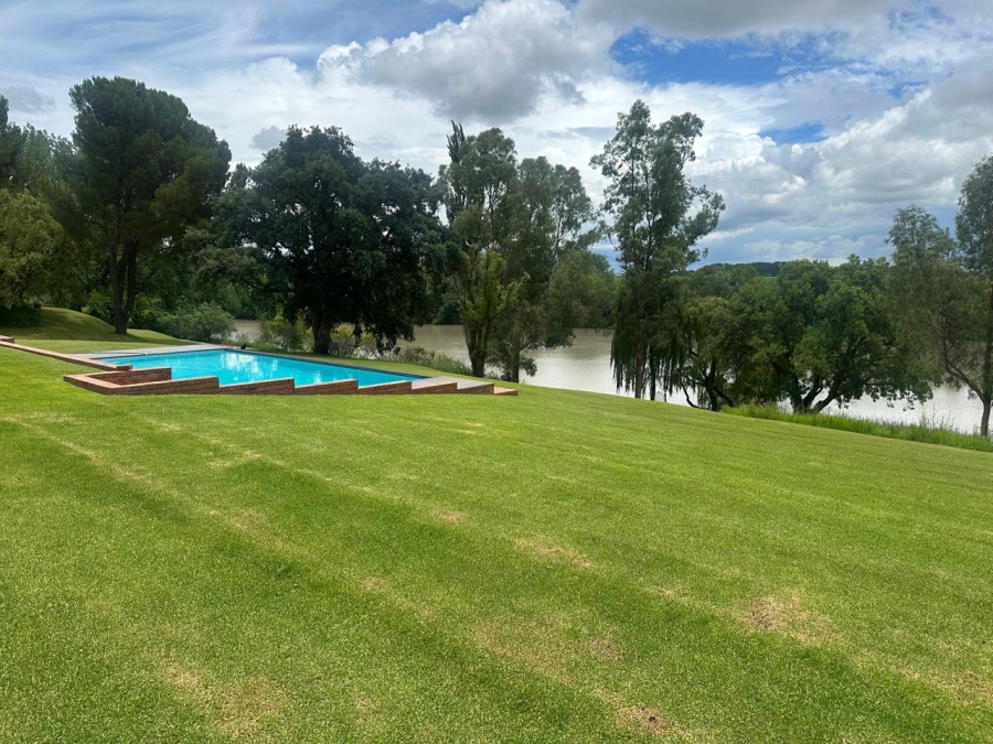 5 Bedroom Property for Sale in Vaal Power A H Free State